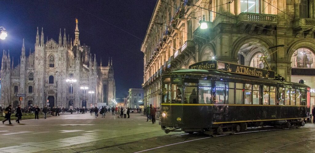 ATMosfera, il ristorante sul tram storico di Milano